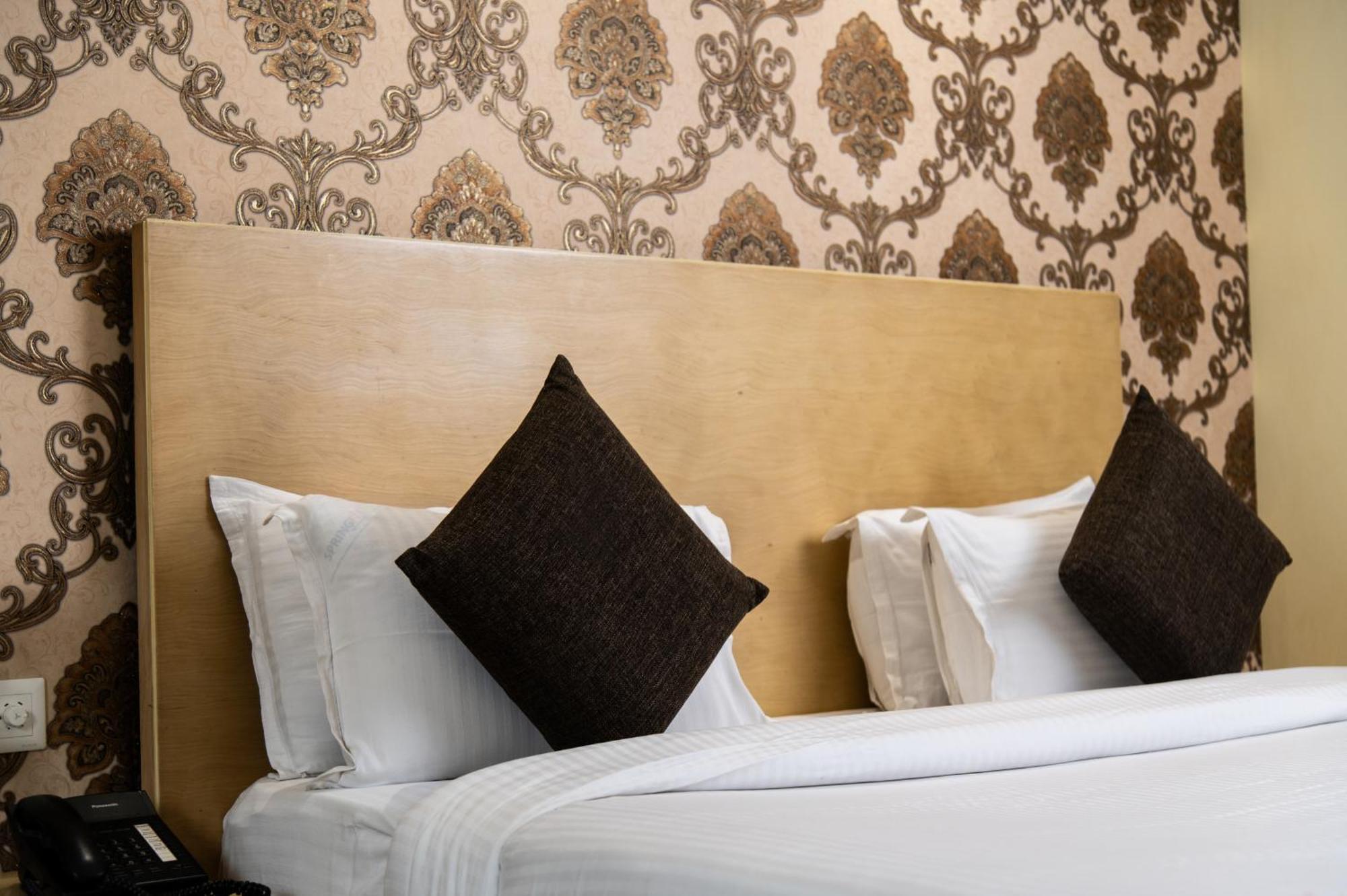 Mayur Hotel New Delhi Exterior foto
