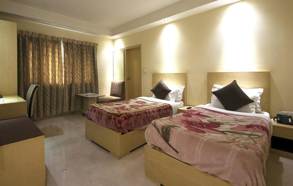 Mayur Hotel New Delhi Exterior foto