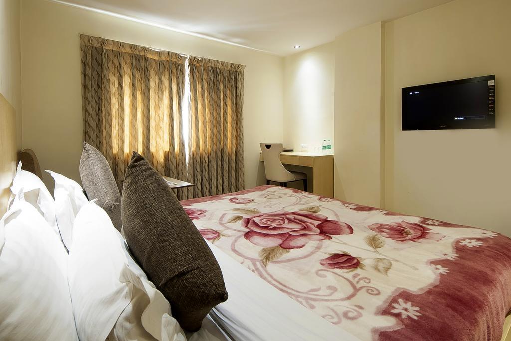 Mayur Hotel New Delhi Exterior foto