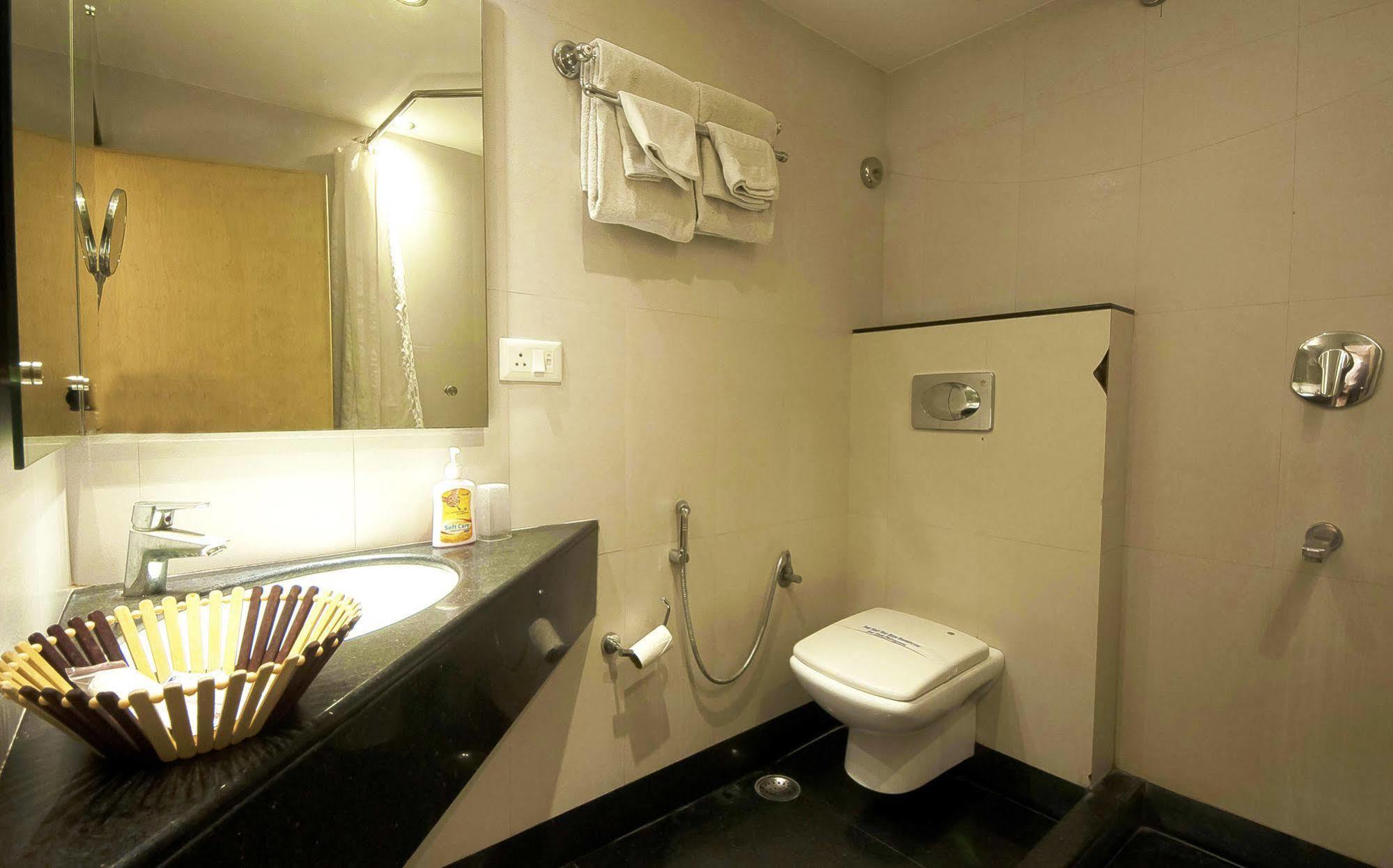 Mayur Hotel New Delhi Exterior foto