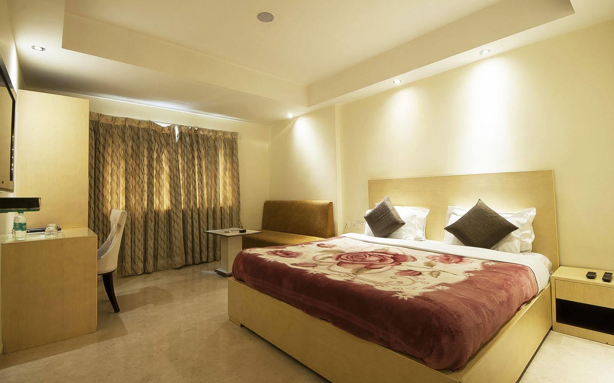 Mayur Hotel New Delhi Exterior foto