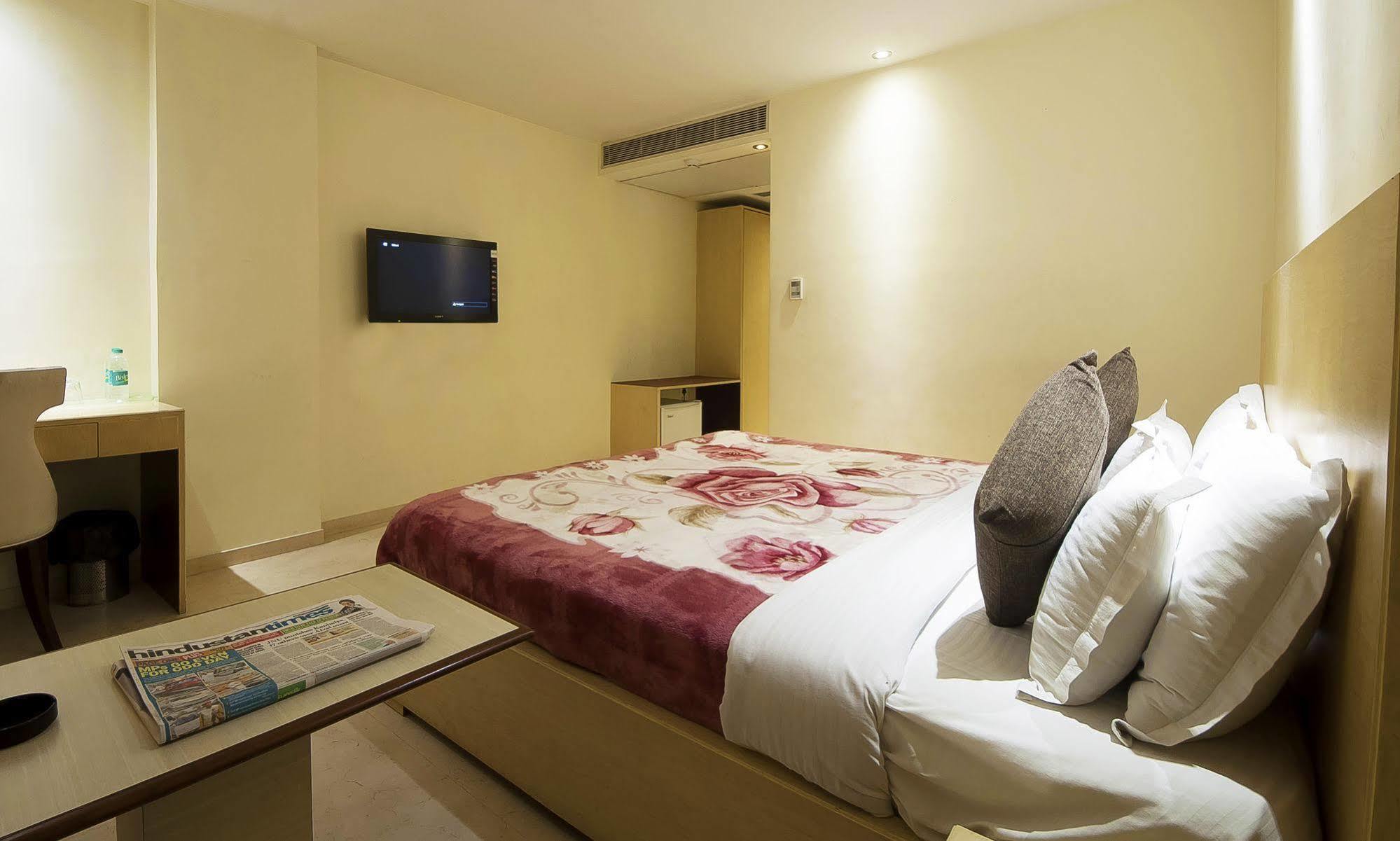 Mayur Hotel New Delhi Exterior foto