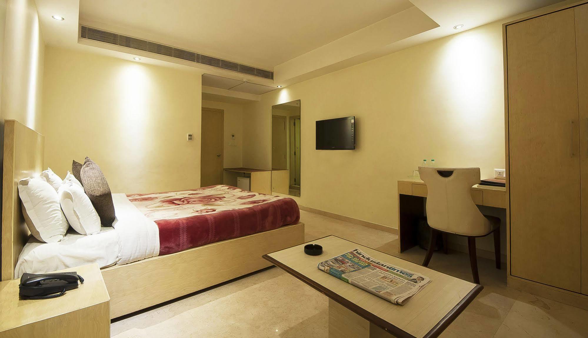 Mayur Hotel New Delhi Exterior foto