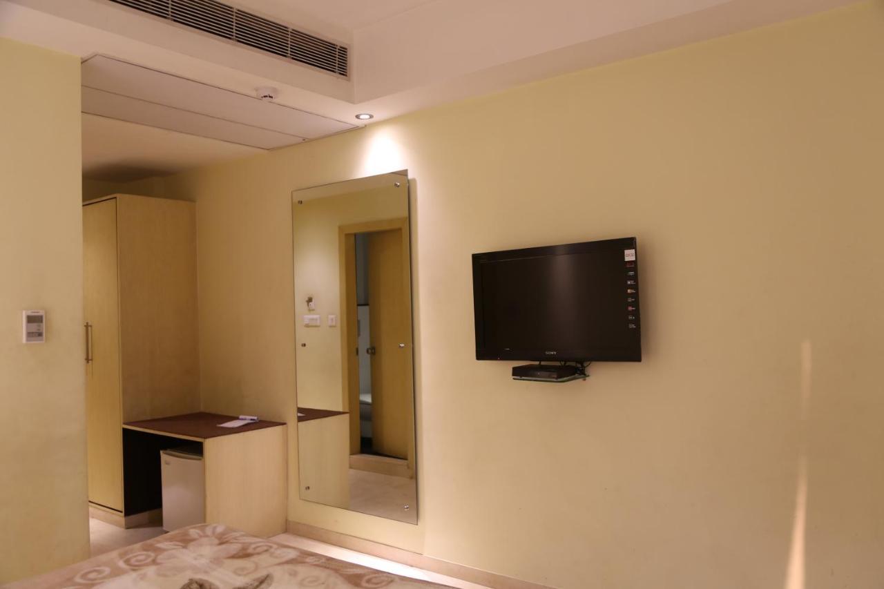 Mayur Hotel New Delhi Exterior foto